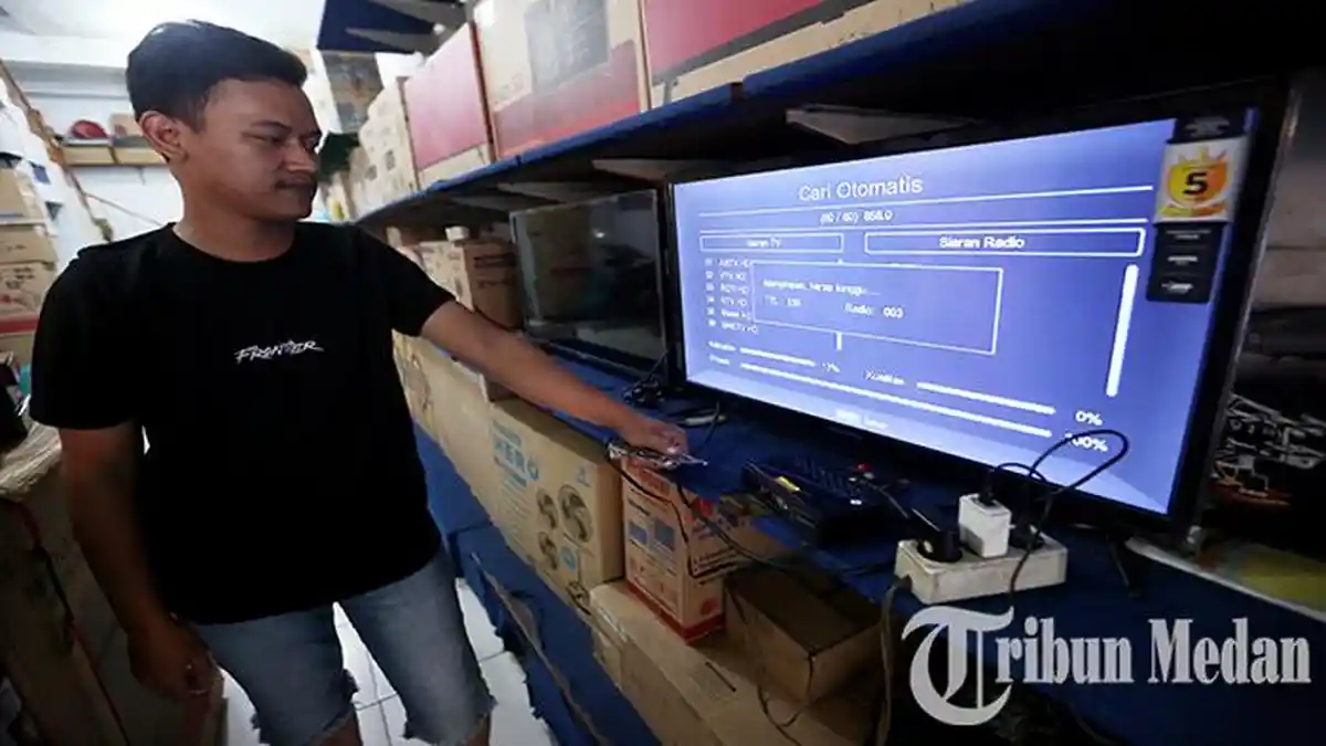 Kominfo Suntik Mati TV Analog di Sumut, Masyarakat Buru Set Top Box