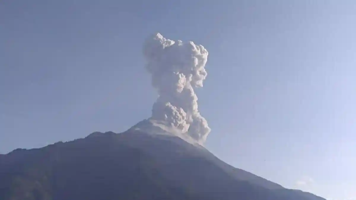 Reaksi Warga Lereng Merapi Mendengar Suara Gemuruh dan Saksikan Semburan Awan Panas 4 Menit Lebih