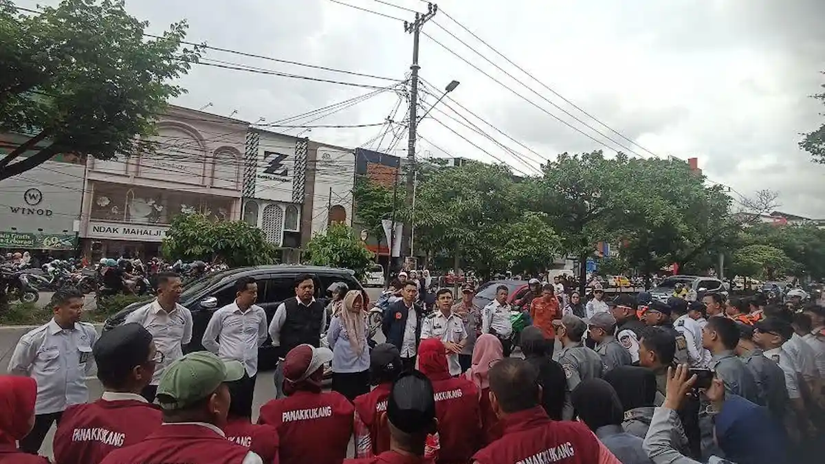 RT/RW Panakukang Edukasi Warga Dalam Penertiban Parkir Liar di Jalan Boulevard