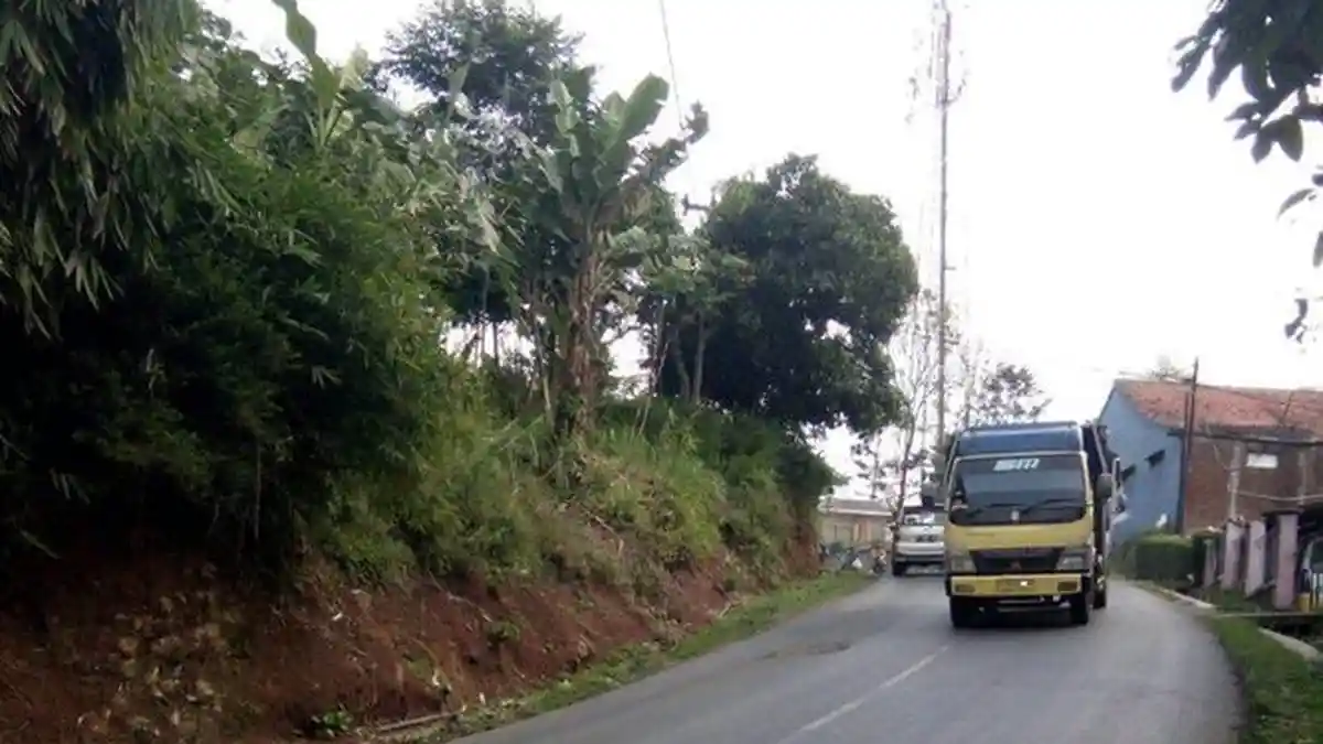 Jalan Alternatif Bandung-Sumedang via Parakanmuncang-Warungsimpang Minim PJU