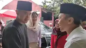Ketum-PSI-Kaesang-Pangarep-berjabat-tangan-dengan-Ketua-PCNU-Kota-Depok-Achmad-Solechan.jpg