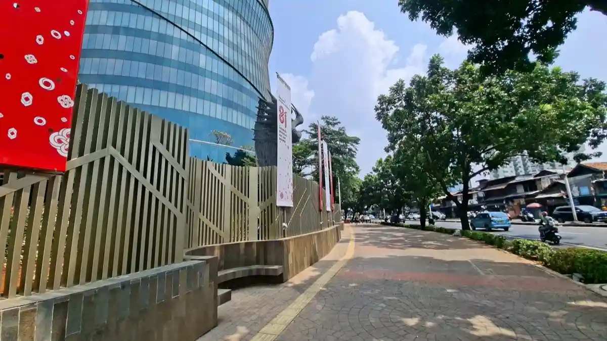 Penampakan Pagar Tinggi di Gedung BNI Pejompongan Jakarta Pusat, Warga  Sebut untuk Alasan Keamanan
