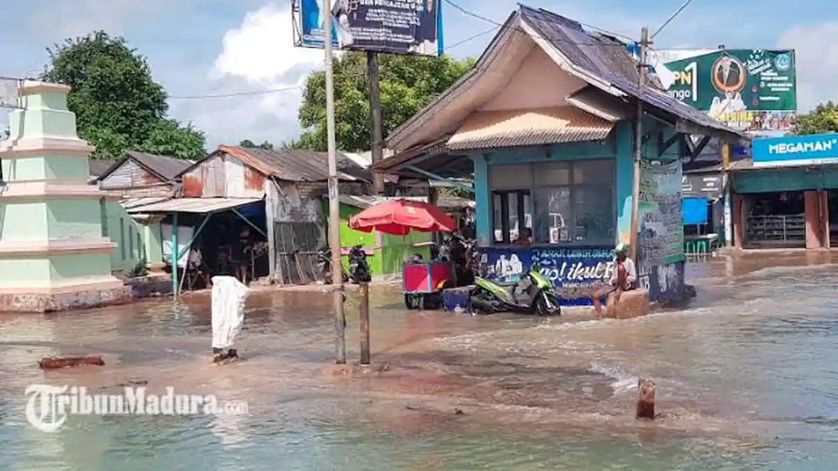 Banjir Rob di Pelabuhan Talango - Kalianget, BPBD Sumenep Peringatkan Warga untuk Hati-hati
