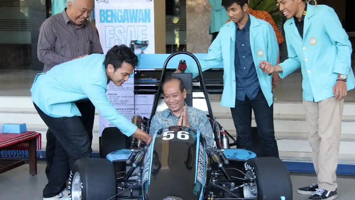 Tim Bengawan UNS Surakarta Launching Pancawala II, Mobil Formula untuk Berlaga di Jepang
