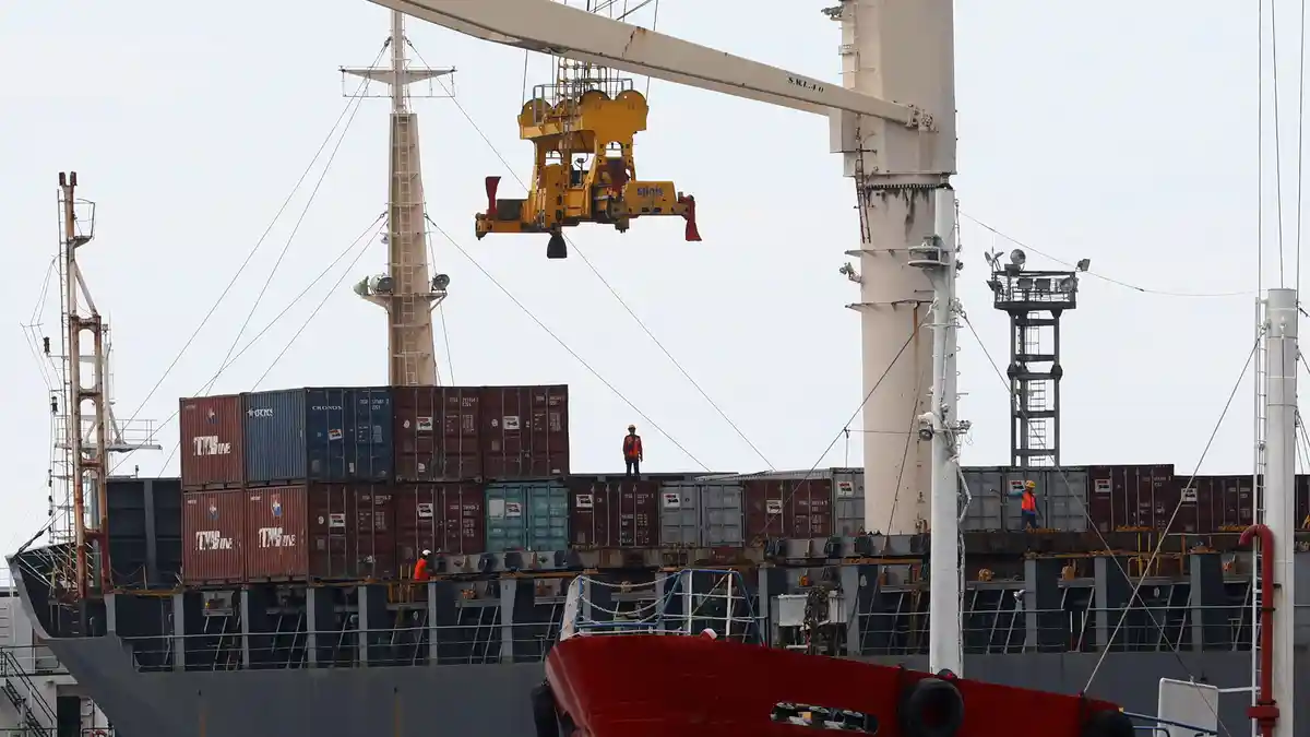Maret 2021, Impor RI Naik 25 Persen Jadi 16,79 Miliar Dolar AS