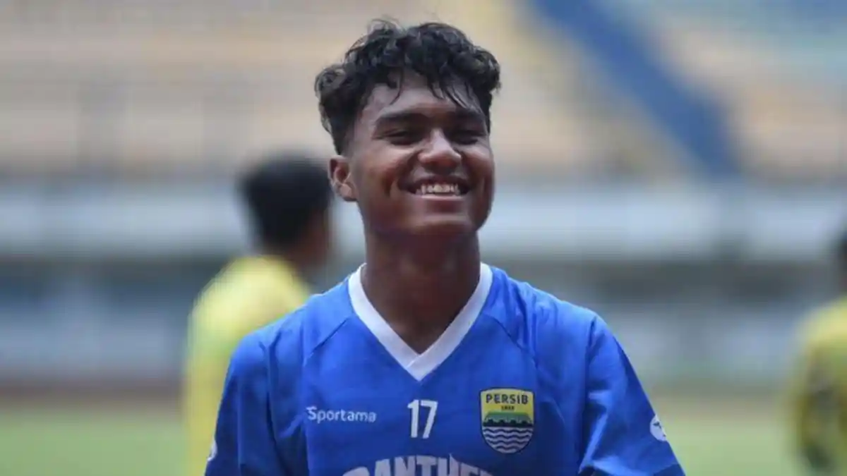 Biodata Saiful, Eks Persib Bandung yang Dipastikan Gabung Persebaya ...