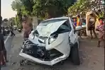Kondisi-Mobil-Honda-Brio-yang-habis-menghantam-Bus.jpg