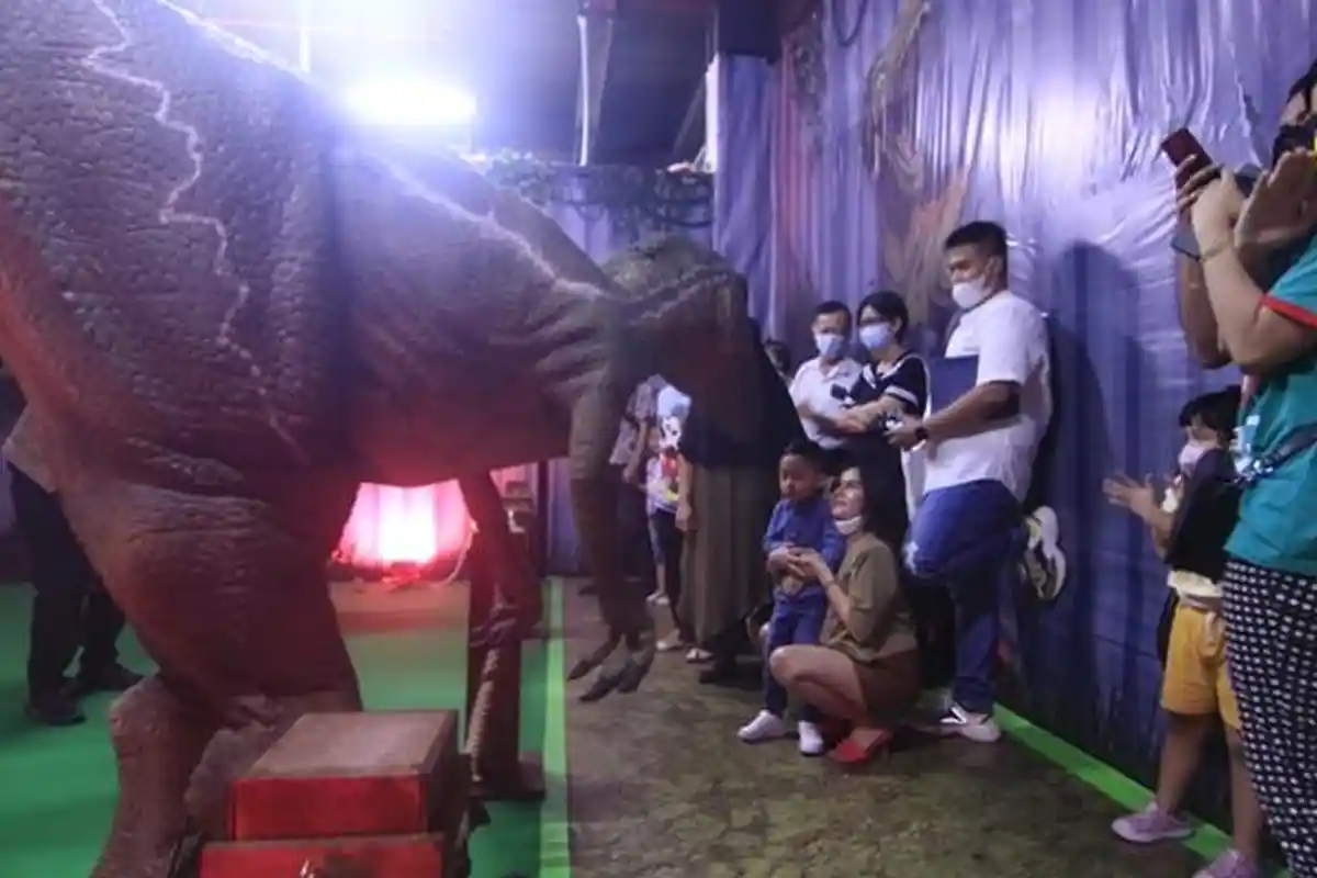 Dino Jungle Live Show City Centrum Samarinda, Pengunjung Akui Menyenangkan dan Bikin Histeris