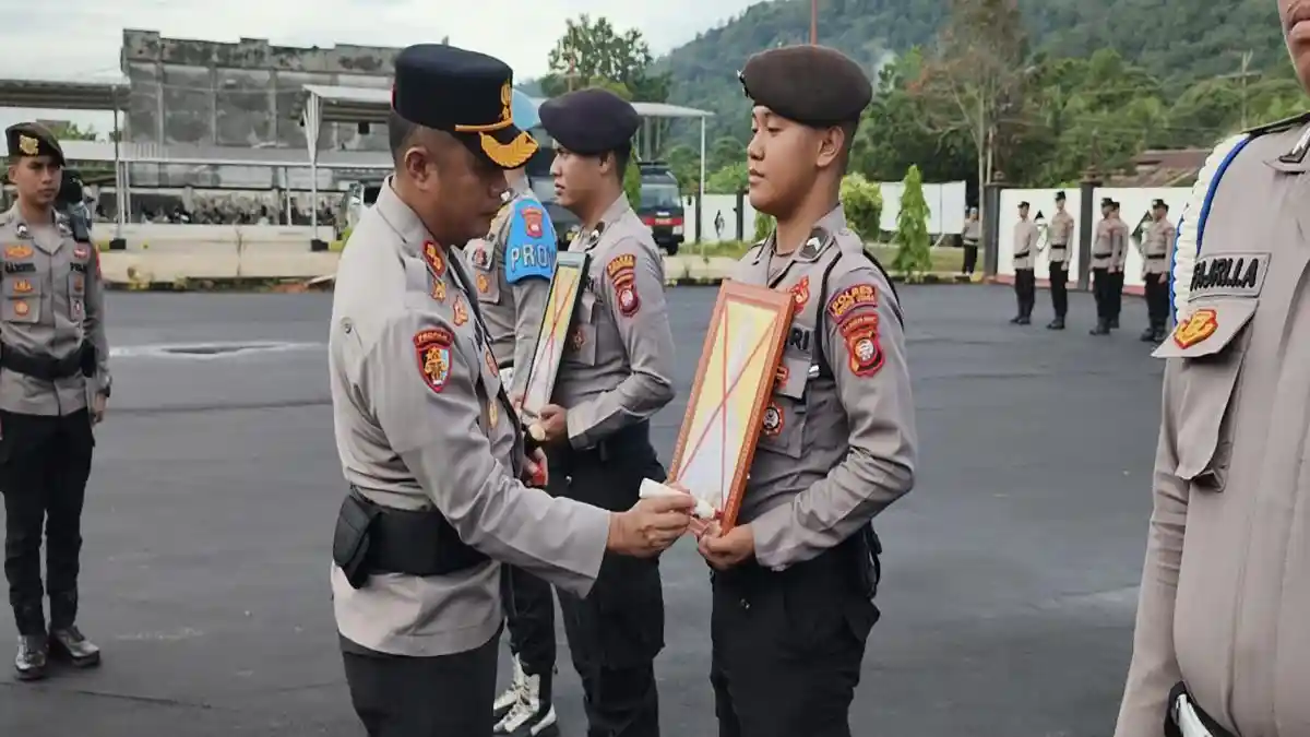 Kapolres Kayong Utara Pimpin Langsung Prosesi PTDH, Terlibat Kasus Asusila dan Narkoba