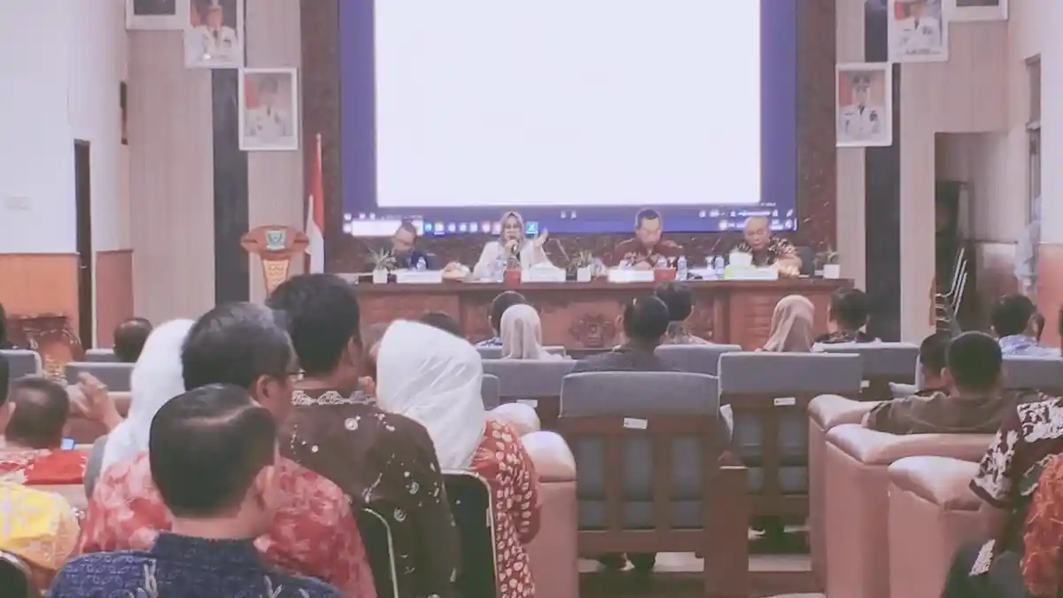Plt Bupati Muara Enim, Sumarni Evaluasi 20 Program Strategis MEMBARA, Minta OPD Kerja Sesuai Aturan