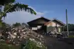 Anak Terdampak Asap Kebakaran Sampah