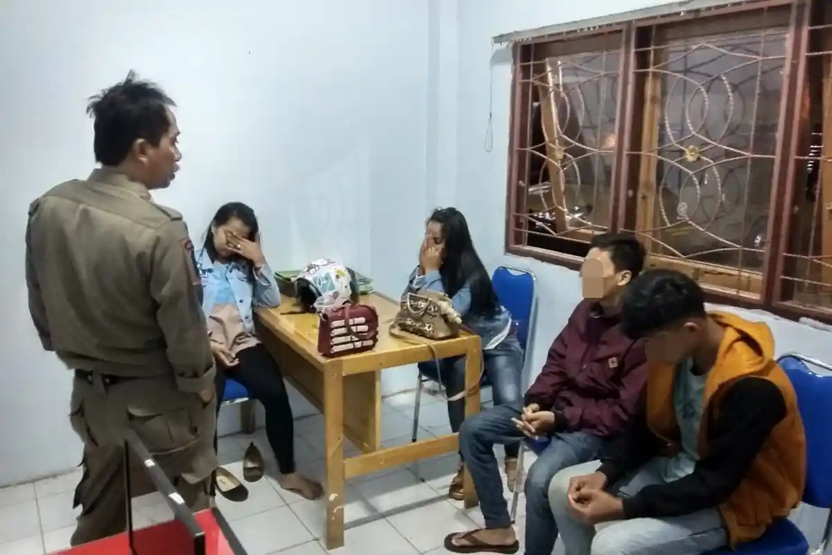 Imbauan Balajar di Rumah Tak Digubris,Para Pelajar Tanpa Busana Digerebek di Indekos, Alasan Buat PR