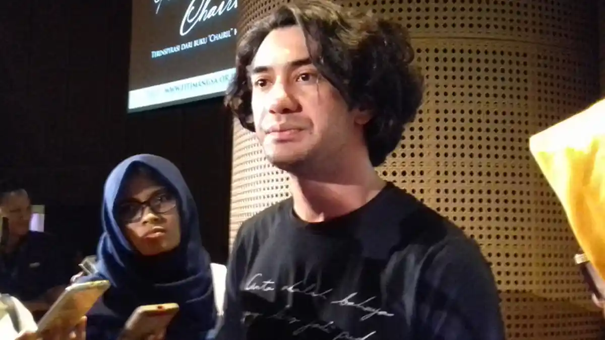 Reza Rahadian Tak Terbayang Perankan Karakter Benyamin Sueb