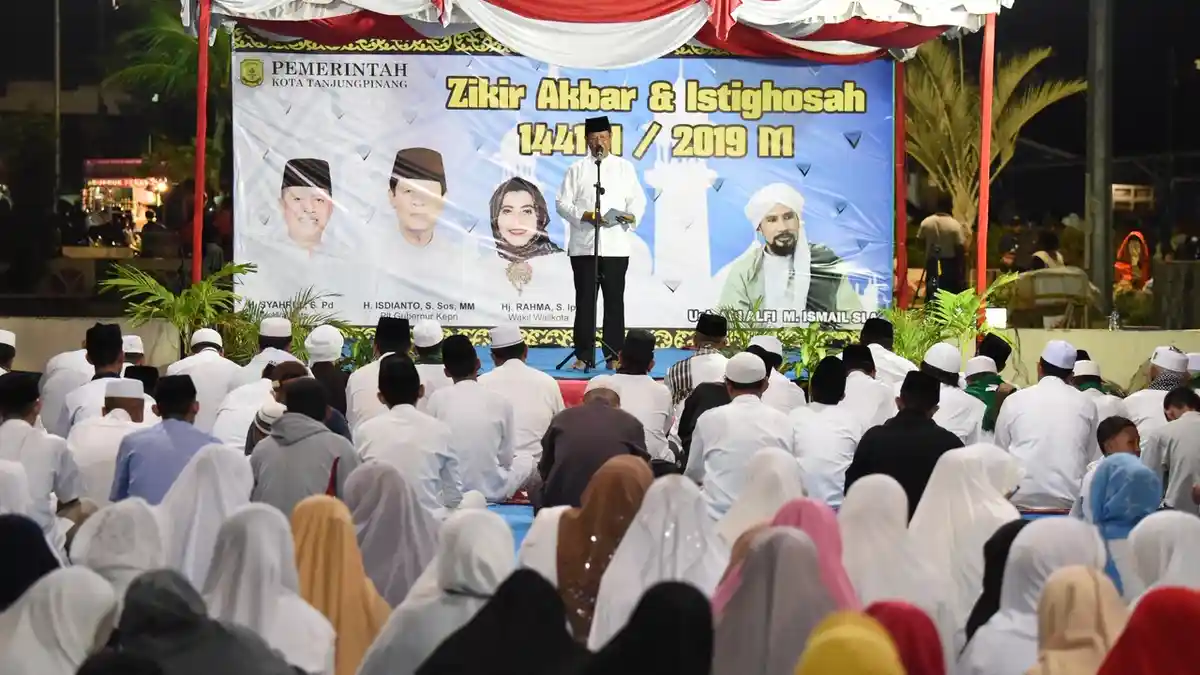 Isdianto Ajak Masyarakat Kepri Bersyukur dan Tetap Jaga Kebersamaan di Tahun 2020