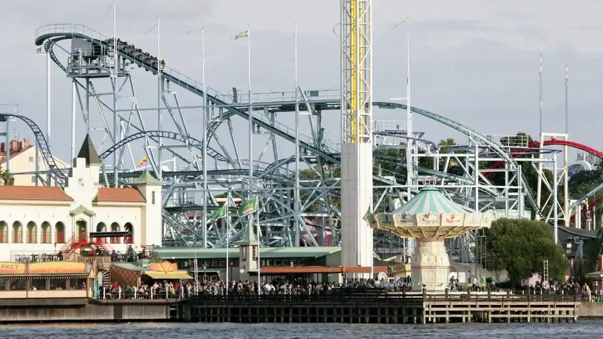 Roller Coaster Tergelincir, 1 Orang Tewas dan 9 Terluka di Taman Hiburan Swedia