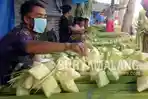 Daftar Harga Janur dan Selongsong Ketupat Jelang Lebaran Ketupat di Pamekasan