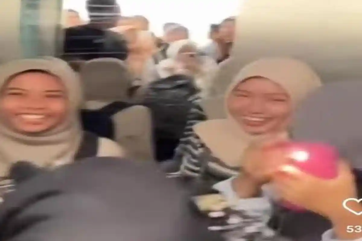 Viral Kepanikan 5 Mahasiswi Terjebak dalam Lift di Universitas Jember, Nomor Telepon Jalan Keluarnya