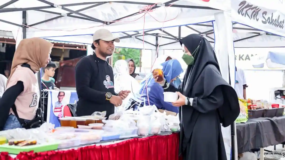 Ramadan, Relawan UMKM Sahabat Sandi Uno Makassar Berikan Modal Usaha dan Bagikan