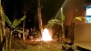 ilustrasi-bakar-diri_5.jpg