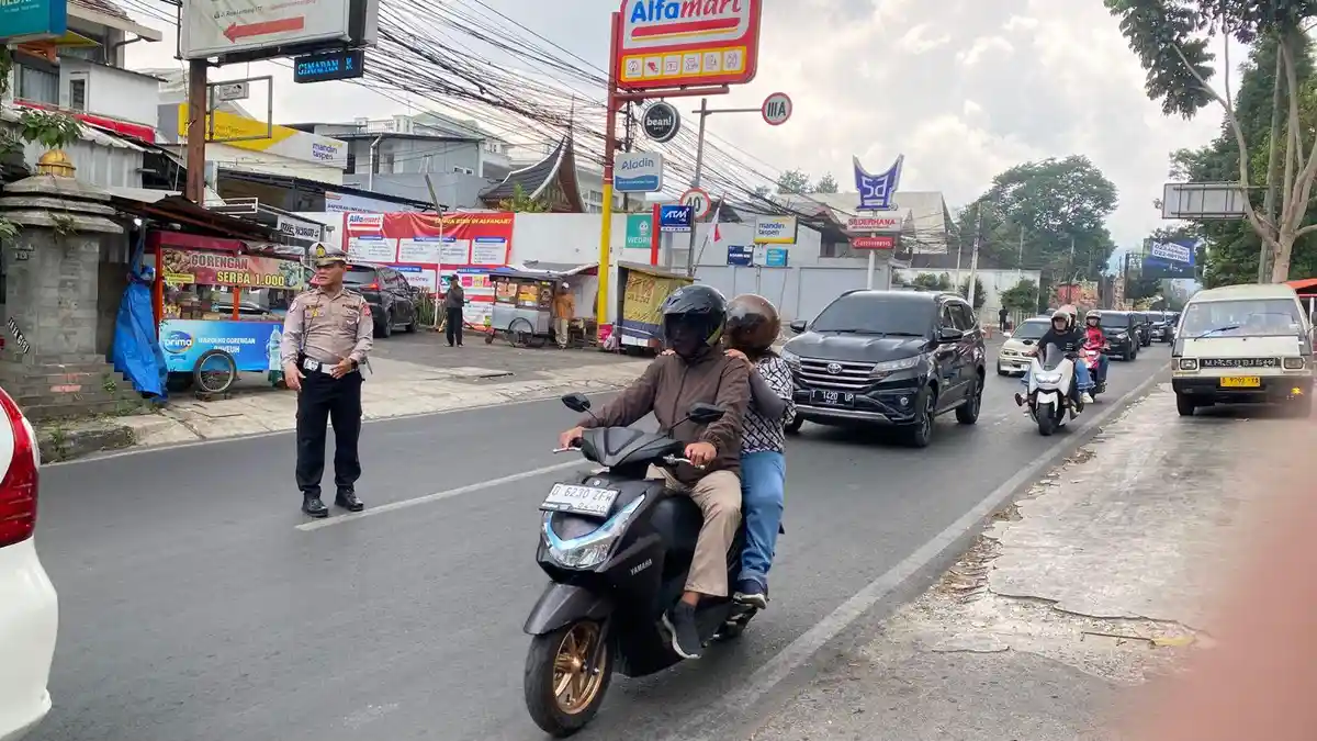 Hari Pertama Long Weekend Maulid Nabi, Arus Lalin di Lembang Nampak Sepi dan Tak Ada Kepadatan