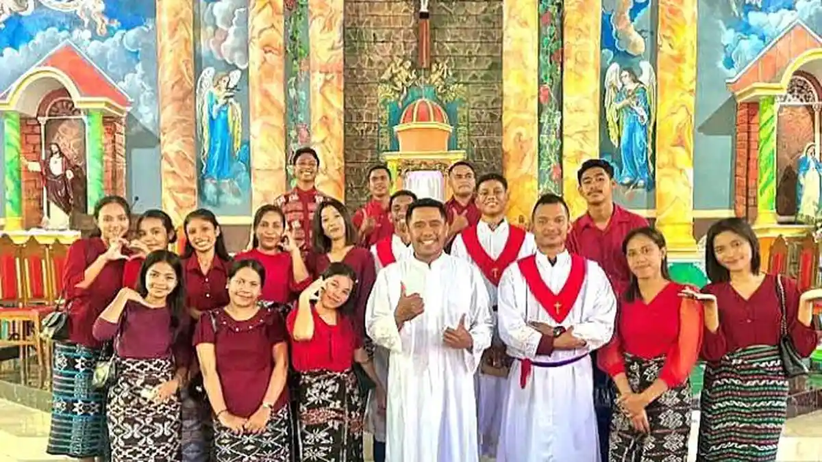 RD Peter Seto Dai: Mgr Petrus Turang Bapak yang Penyayang bagi Para ...