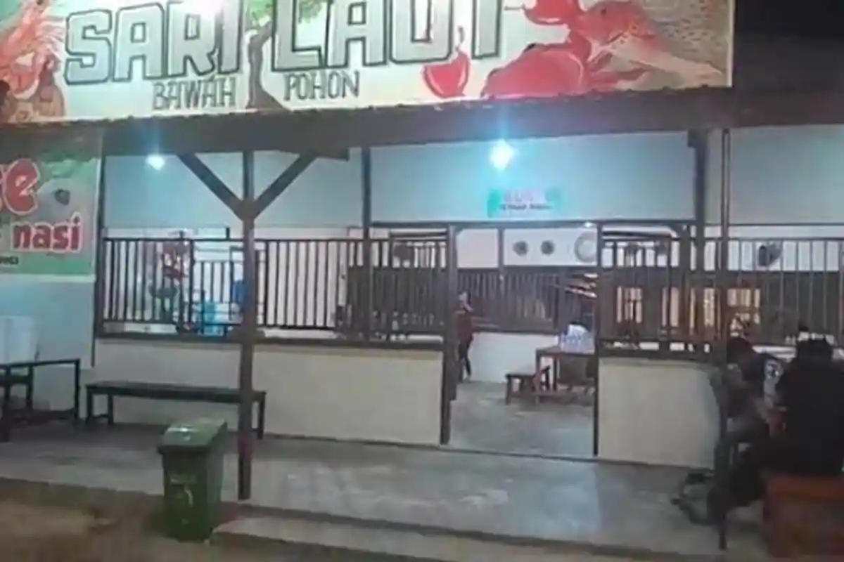 Sari Laut Bawah Pohon, Tempat Makan Murah di Kendari Sulawesi Tenggara Buka Sampai Subuh