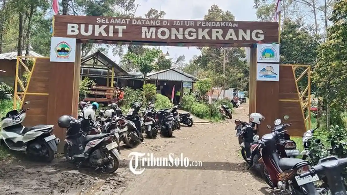 Mitos Bukit Mongkrang di Karanganyar, Kisah Prabu Brawijaya Bertapa dan Jejak Naga