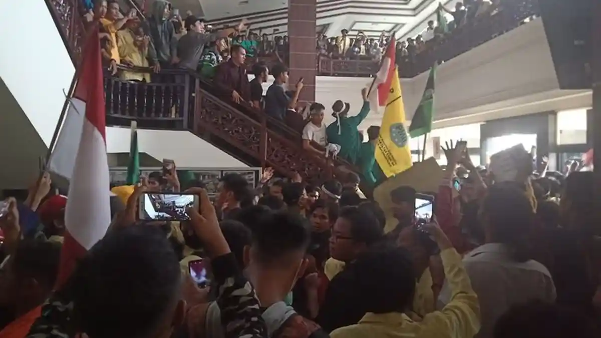 Pengrusakan Gedung DPRD Sumbar Bertambah, 3 Orang Mahasiswa Ditetapkan Sebagai Tersangka