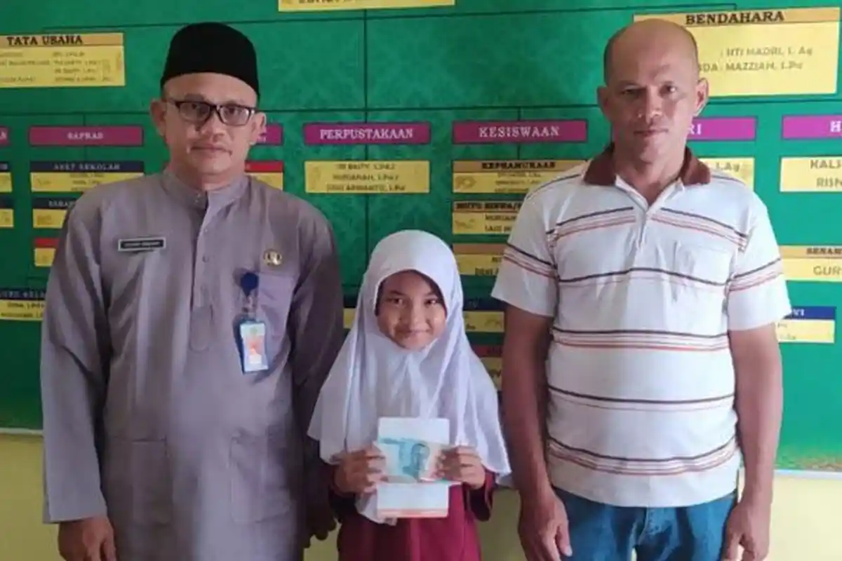 38 Siswa MIN di Lingga Dapat Bantuan Pendidikan Program Indonesia Pintar Tahap I
