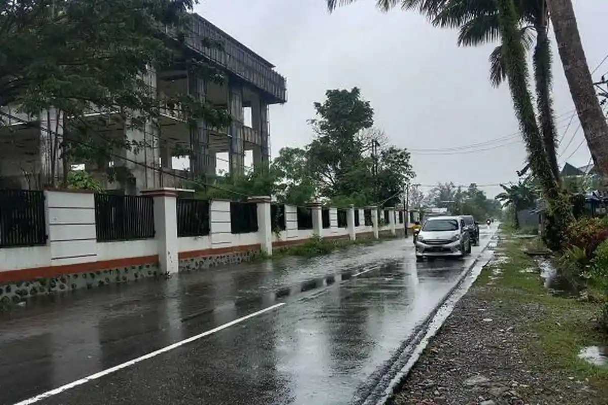 Prakiraan Cuaca Mimika Hari Ini: 16 Distrik Hujan Ringan, 2 Wilayah Berawan