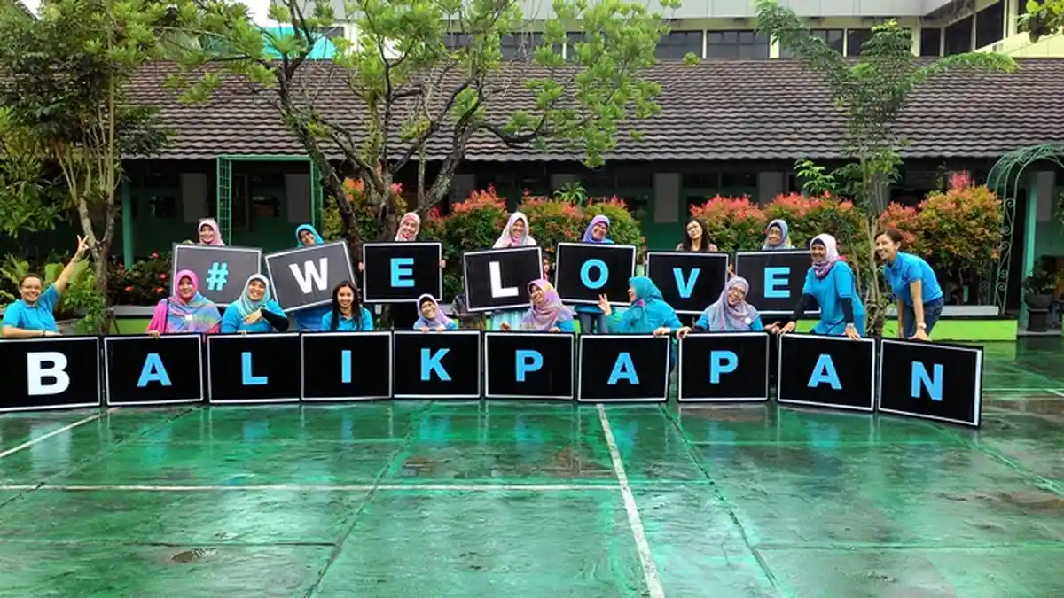 VIDEO – Heboh, Aksi Murid dan Orangtua Dukung We Love Balikpapan