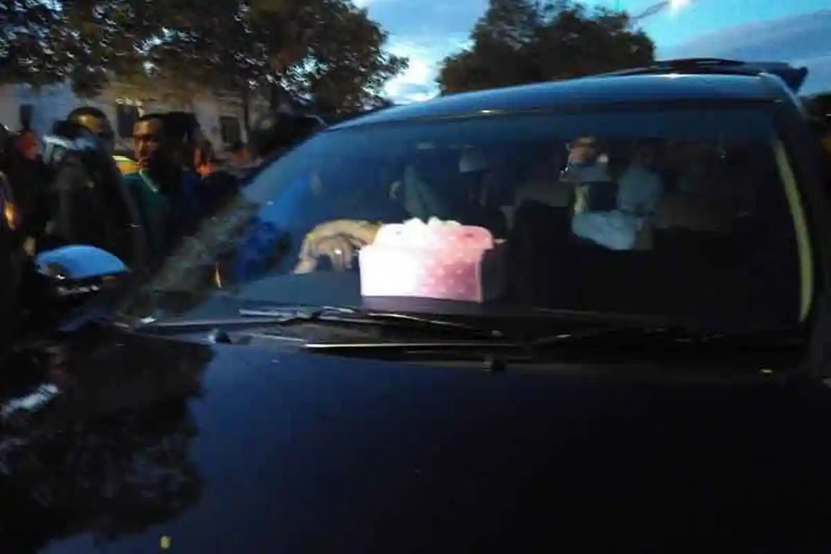 Camat Padang Tiji Kepergok Berduaan dengan Istri Orang dalam Mobil Dinas