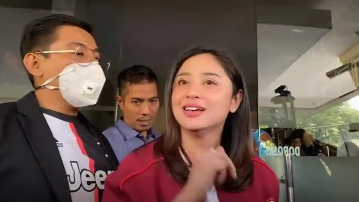 Dewi Perssik Murka Dituding Mandul Karena Tak Punya Anak: Saya Memang Program Tidak Punya Anak Dulu
