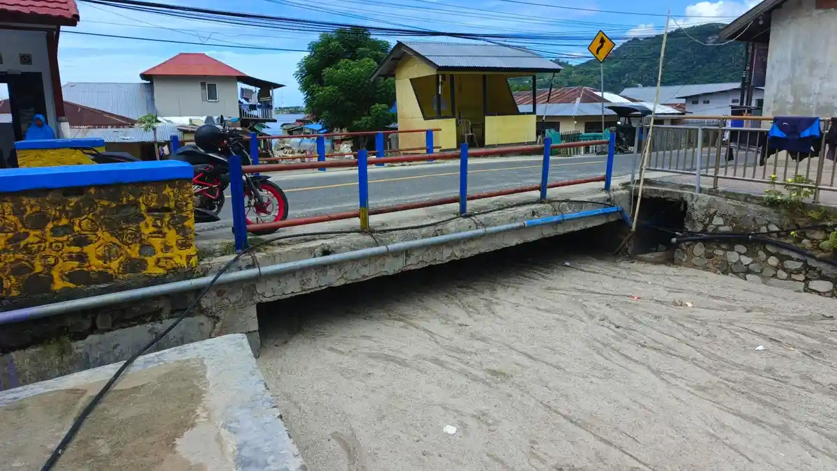 Saluran Air Leato Utara Gorontalo Mendesak untuk Dikeruk! Potensi Air Banjir Terjang Rumah Warga