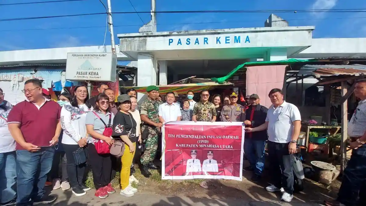 Jelang Lebaran, Bupati Minut Joune Ganda Pantau Pasar Kema