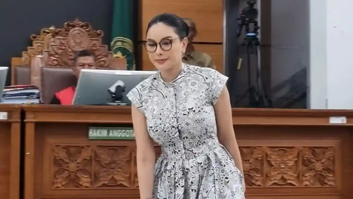 Nikita Mirzani Dapat Dukungan Farhat Abbas, Kasus Reza Gladys Disebut Urusan Bisnis