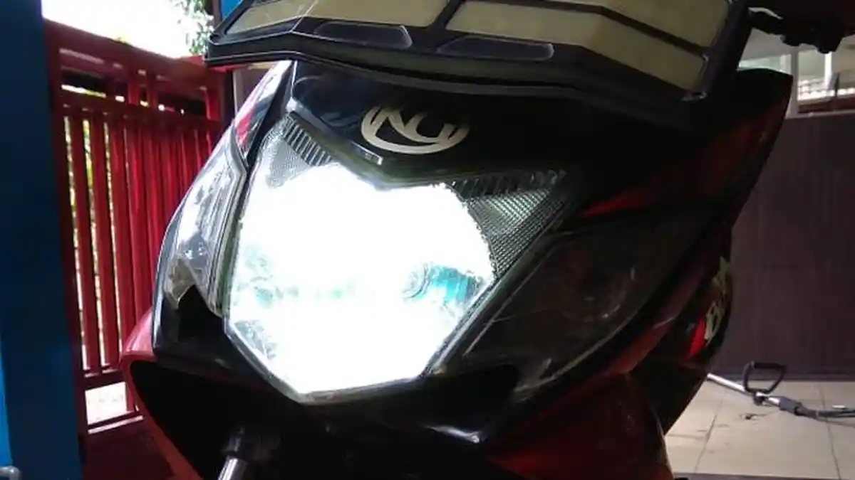 Pengen Lampu Depan Motor Anda Terang, Caranya Mudah Murah dan Bisa Dilakukan Sendiri