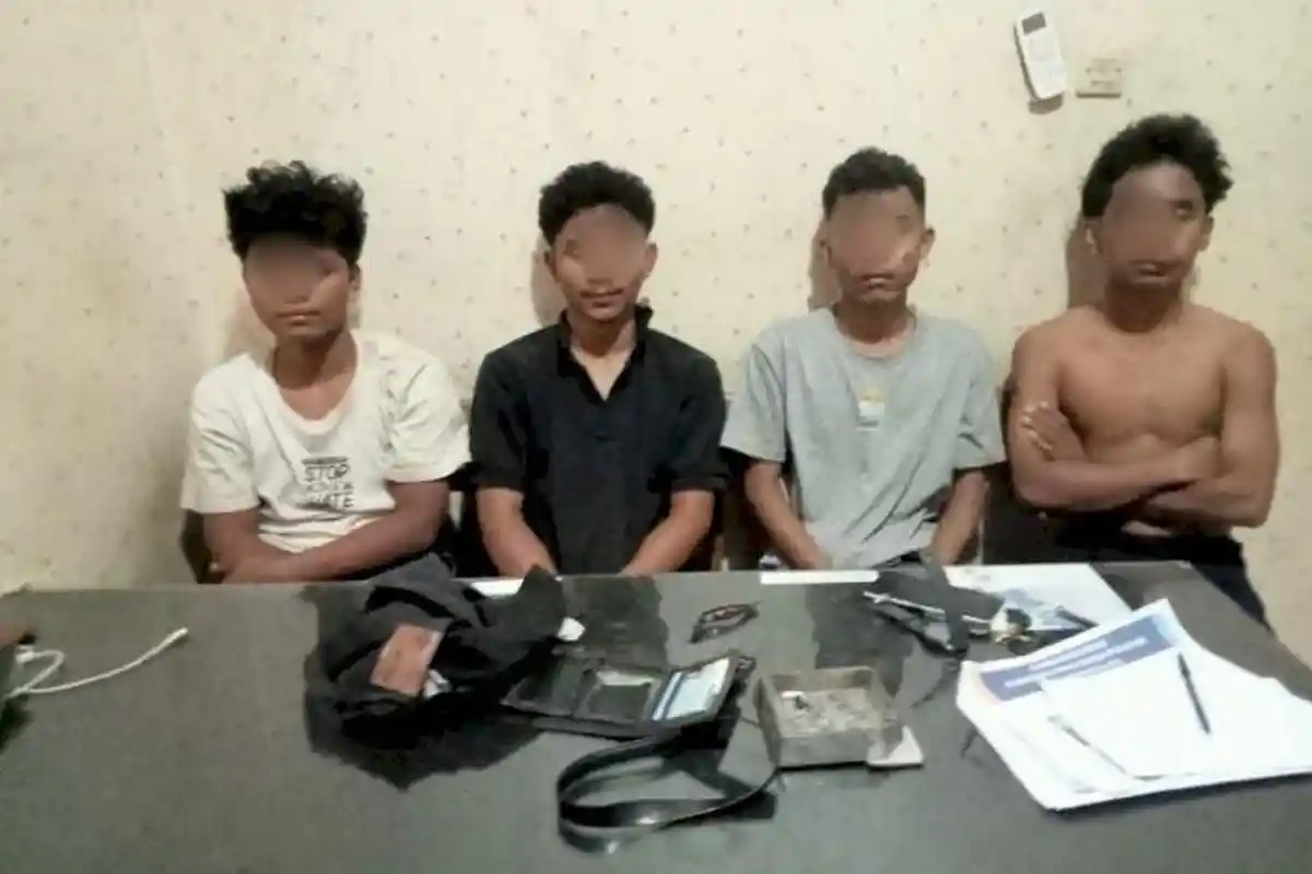 Tampang 4 Pemuda Mabuk dan Bikin Onar Diamuk Massa hingga Diamankan Polsek Kota Lama Kupang
