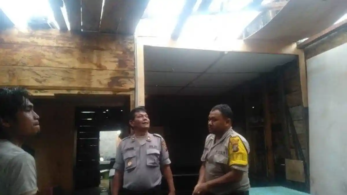 Angin Puting Beliung Terjang Siborong-borong, Kandang Kuda Milik Prabowo Porak-poranda