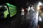 Dua-Truk-Gagal-Menanjak-di-Tikungan-Letter-S-Kolaka-Utara-Sulawesi-Tenggara-Akses-Jalan-Lumpuh.jpg