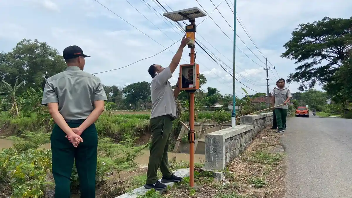 BPBD Ponorogo Cek EWS Hadapi Musim Hujan, Ada 3 Unit Milik Pemkab Alami Kerusakan Lampu