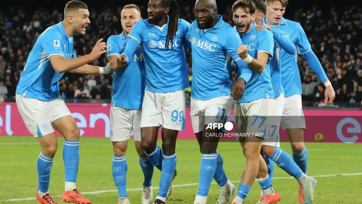 Empat Langkah Napoli Merebut Scudetto dari Inter, Conte Beri Peringatan pada Timnya
