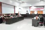 Imigrasi-Kendari-ikut-RDP-DPRD-Kolaka-bahas-pengawasan-tenaga-kerja-asing.jpg