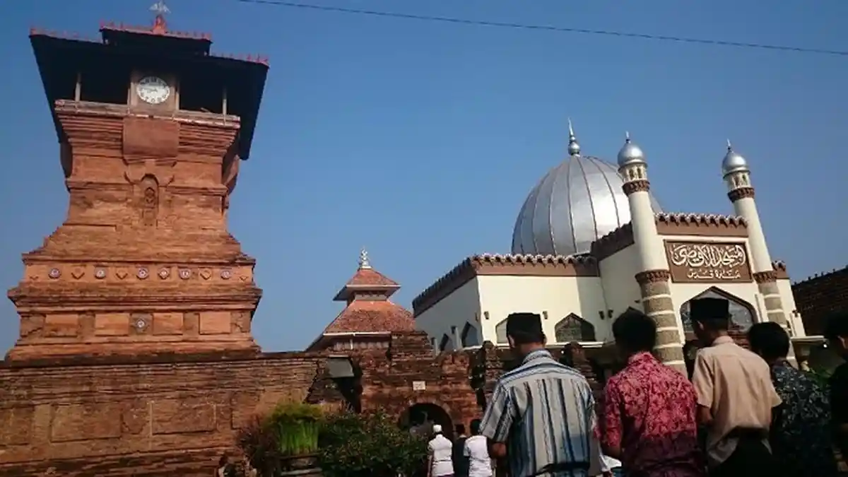 Gerhana Matahari Total di Kudus Mencapai 88 Persen
