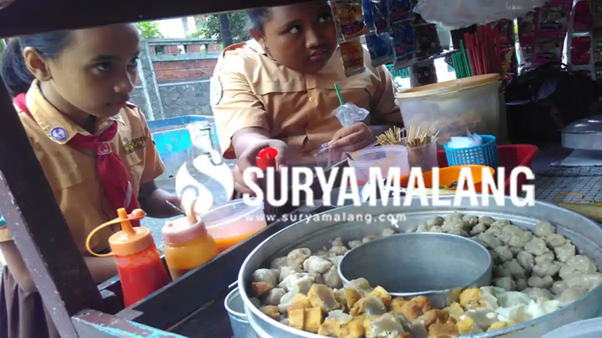 DPRD  Angkat Bicara Soal Bakso dan Sempol Berbahaya di Kota Malang