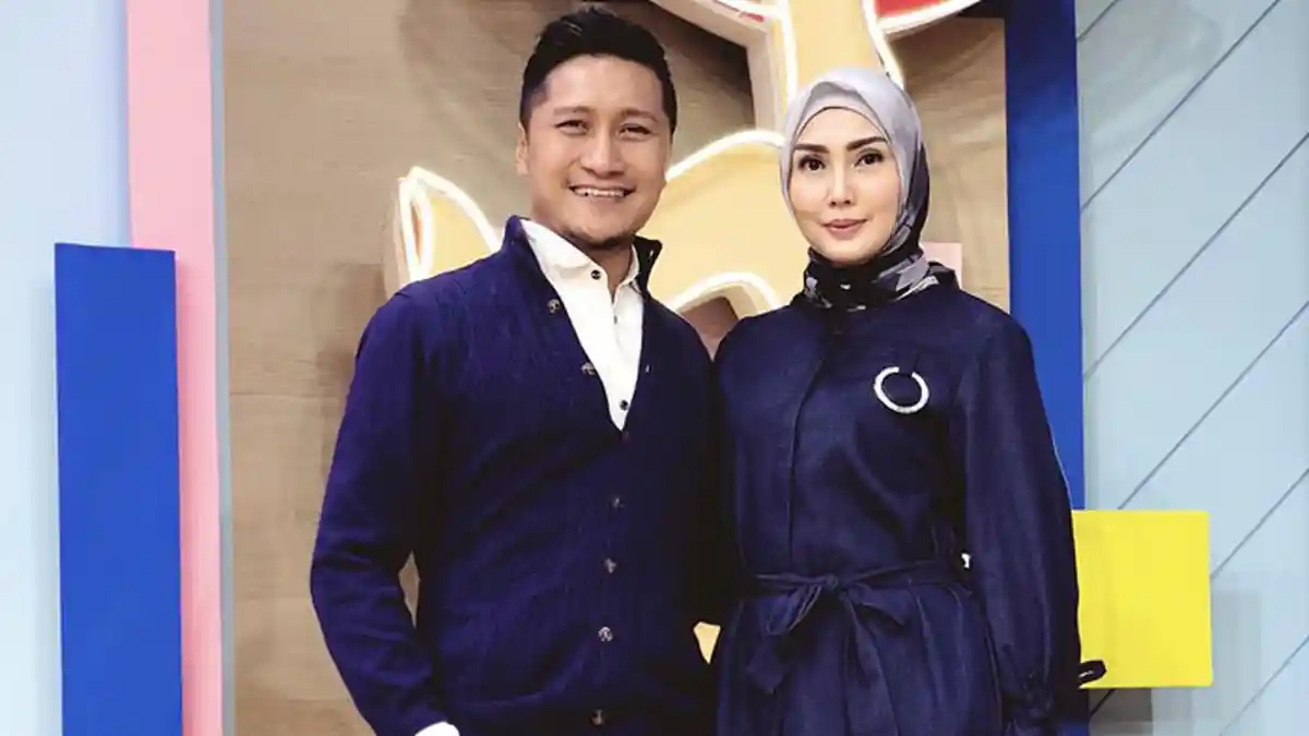 Gara-gara Fenita Mantan Host Infotainment, Arie Untung Jadi Salah Fokus Saat Bawakan Program Religi