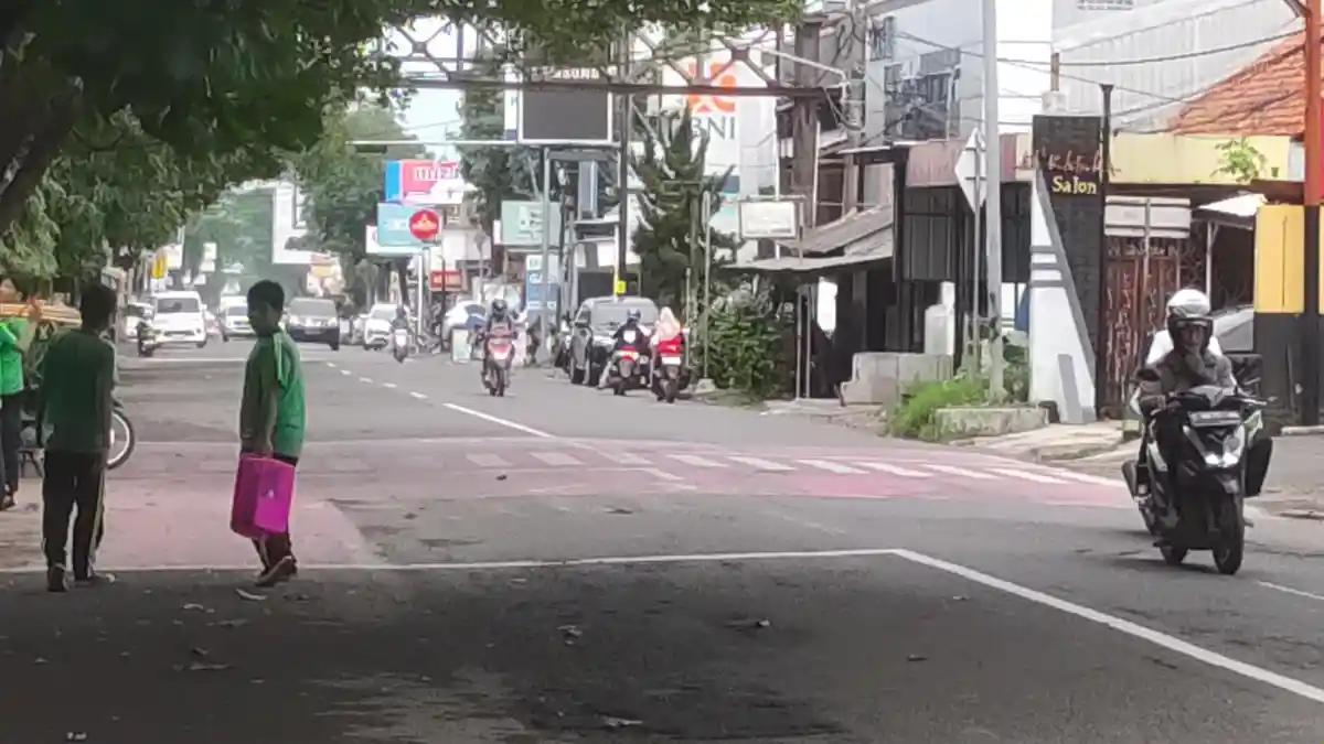 Banyak Pengendara Nekat Putar Balik di Hari Pertama Operasi Keselamatan Lodaya 2025 di Cirebon