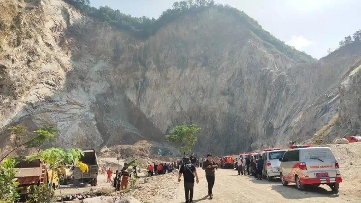 Longsor Gunung Kuda Cirebon, 14 Korban Tewas dan 8 Orang dalam Pencarian