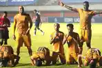 bhayangkara-fc-selebrasi-pemain-071221.jpg
