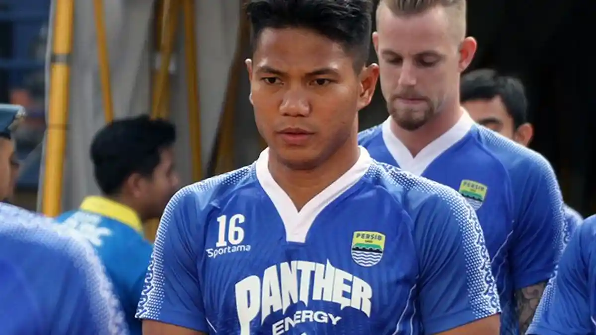 Achmad Jufriyanto Tetap di Persib Bandung, Kontrak Bek Tua Ini Diperpanjang Dua Musim
